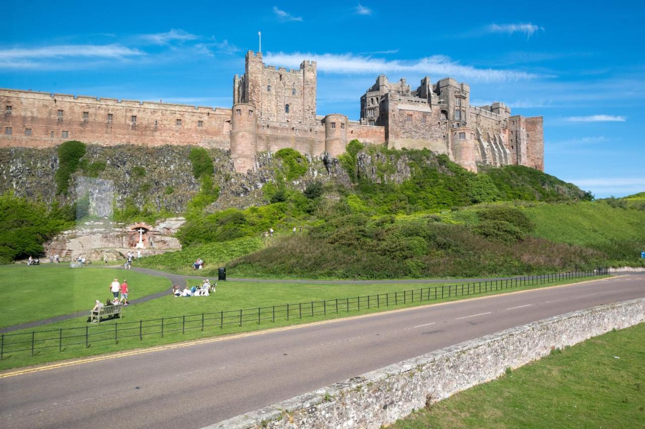 Castle View By Coast & Country Stays Bamburgh Exterior photo